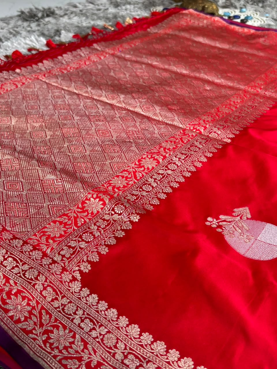 Red Pure Katan Silk Red Color Banarasi Saree