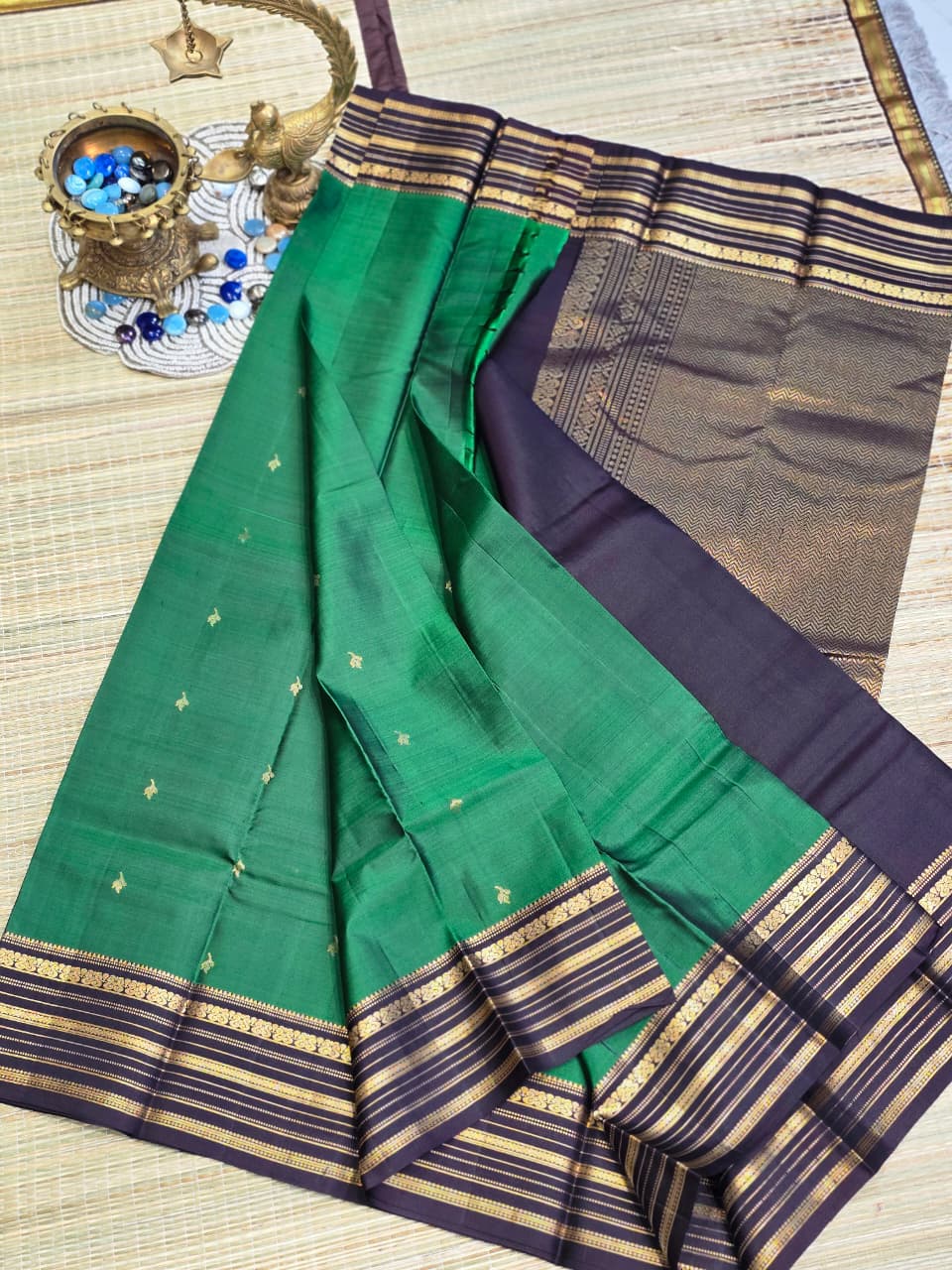 Pure Kanchi Pattu Silk Saree with Zari Motifs