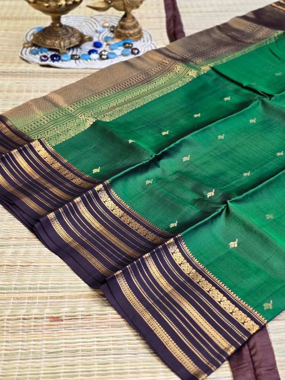 Pure Kanchi Pattu Silk Saree with Zari Motifs