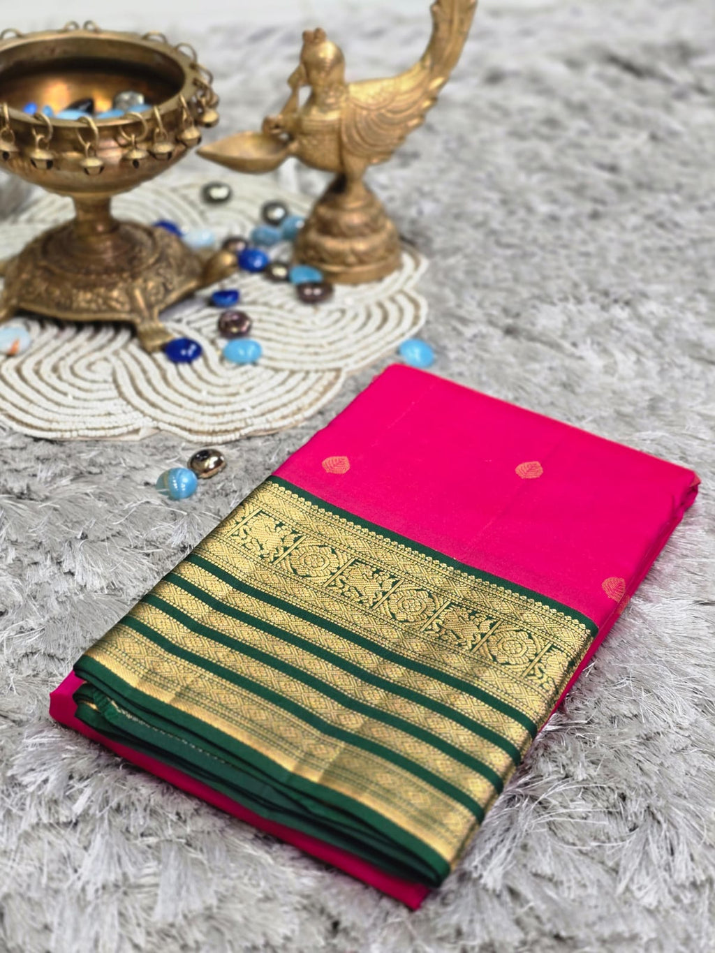 Pure Kanchi Pattu Silk Saree &nbsp;Floral Zari Brocade
