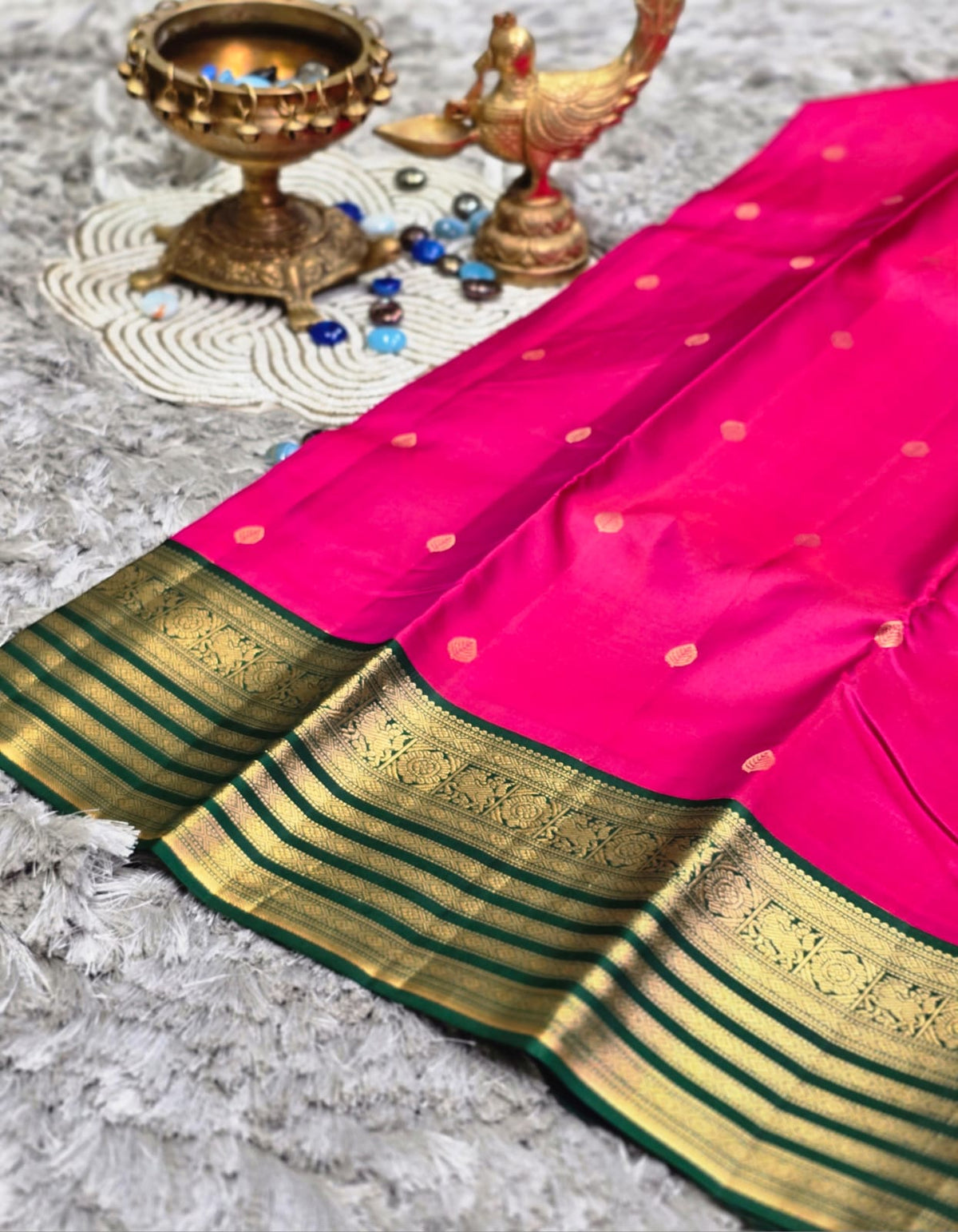 Pure Kanchi Pattu Silk Saree &nbsp;Floral Zari Brocade
