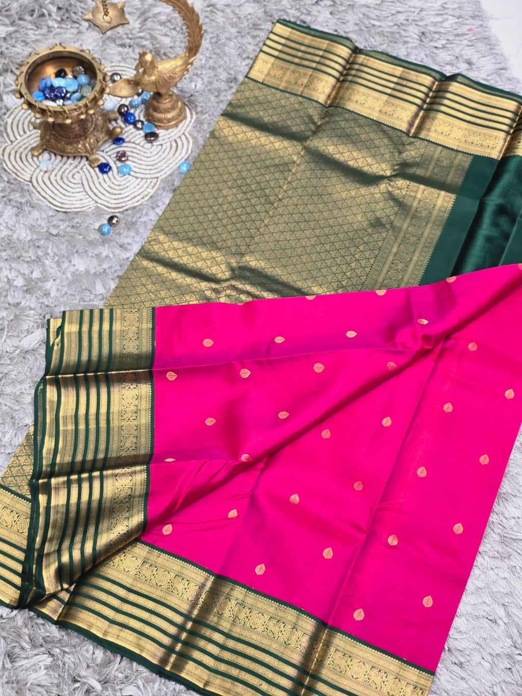 Pure Kanchi Pattu Silk Saree &nbsp;Floral Zari Brocade