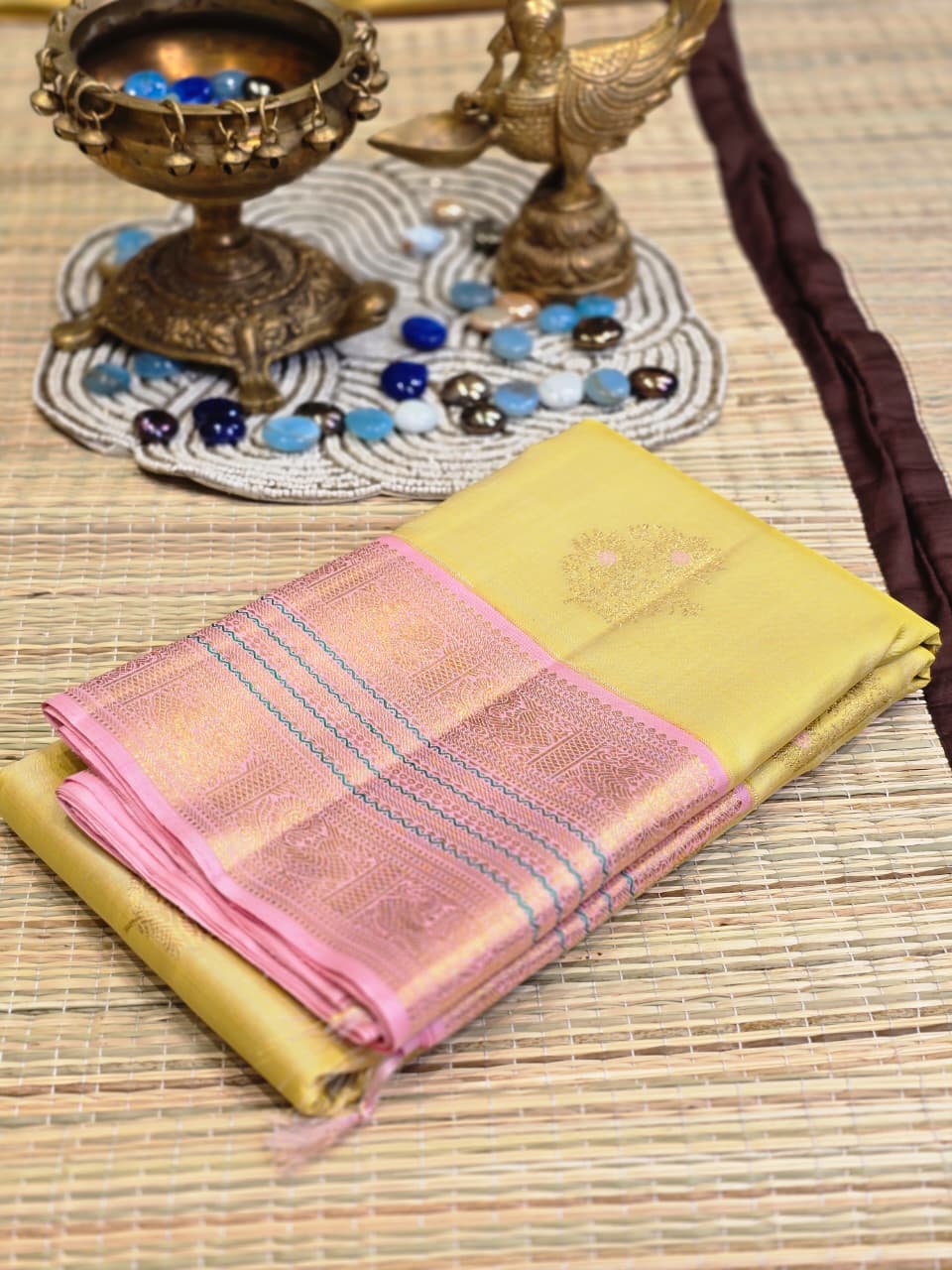 Pure Kanchi Pattu Silk Saree with Floral Centerpiece & Pastel Contrast Border