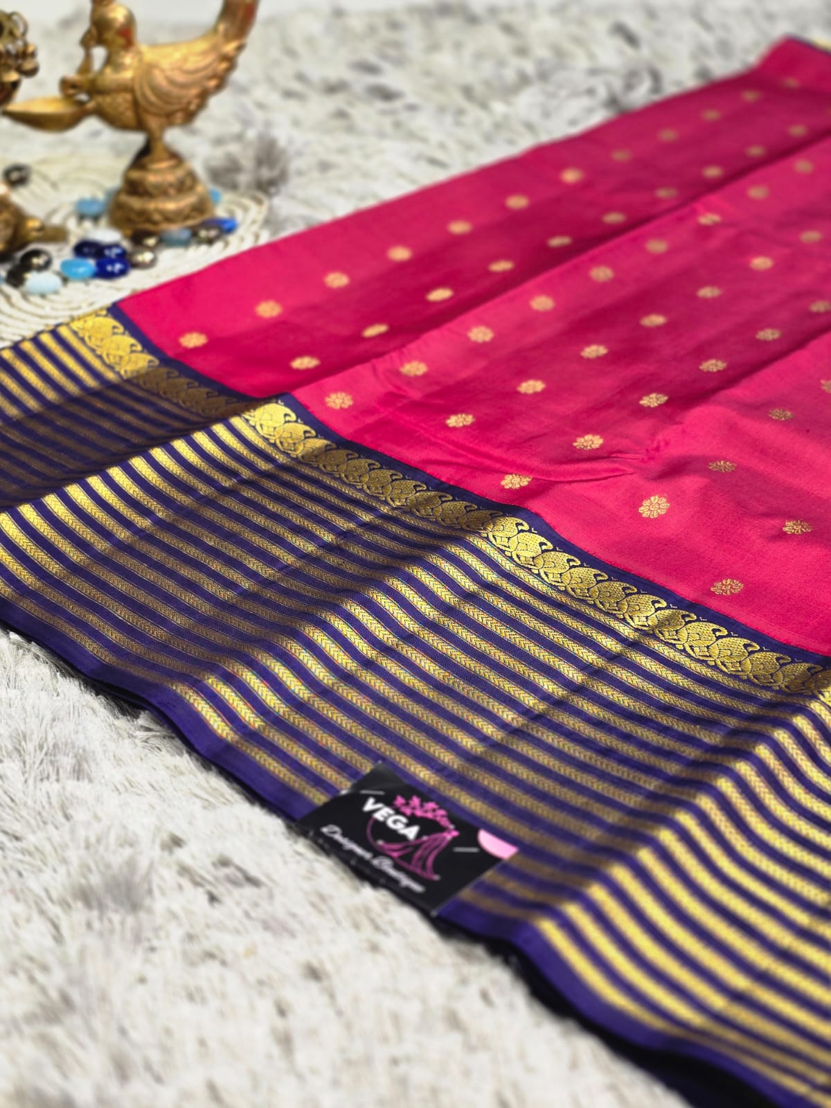 Pure Kanchi Pattu Silk Saree with Floral Floral Motifs &amp; Zari Striped Border
