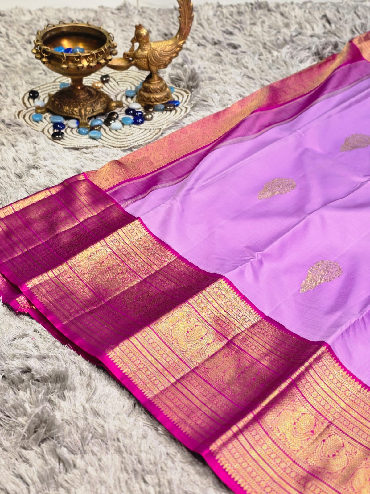 Pure Kanchi Pattu Silk Saree with Zari Paisley Motifs