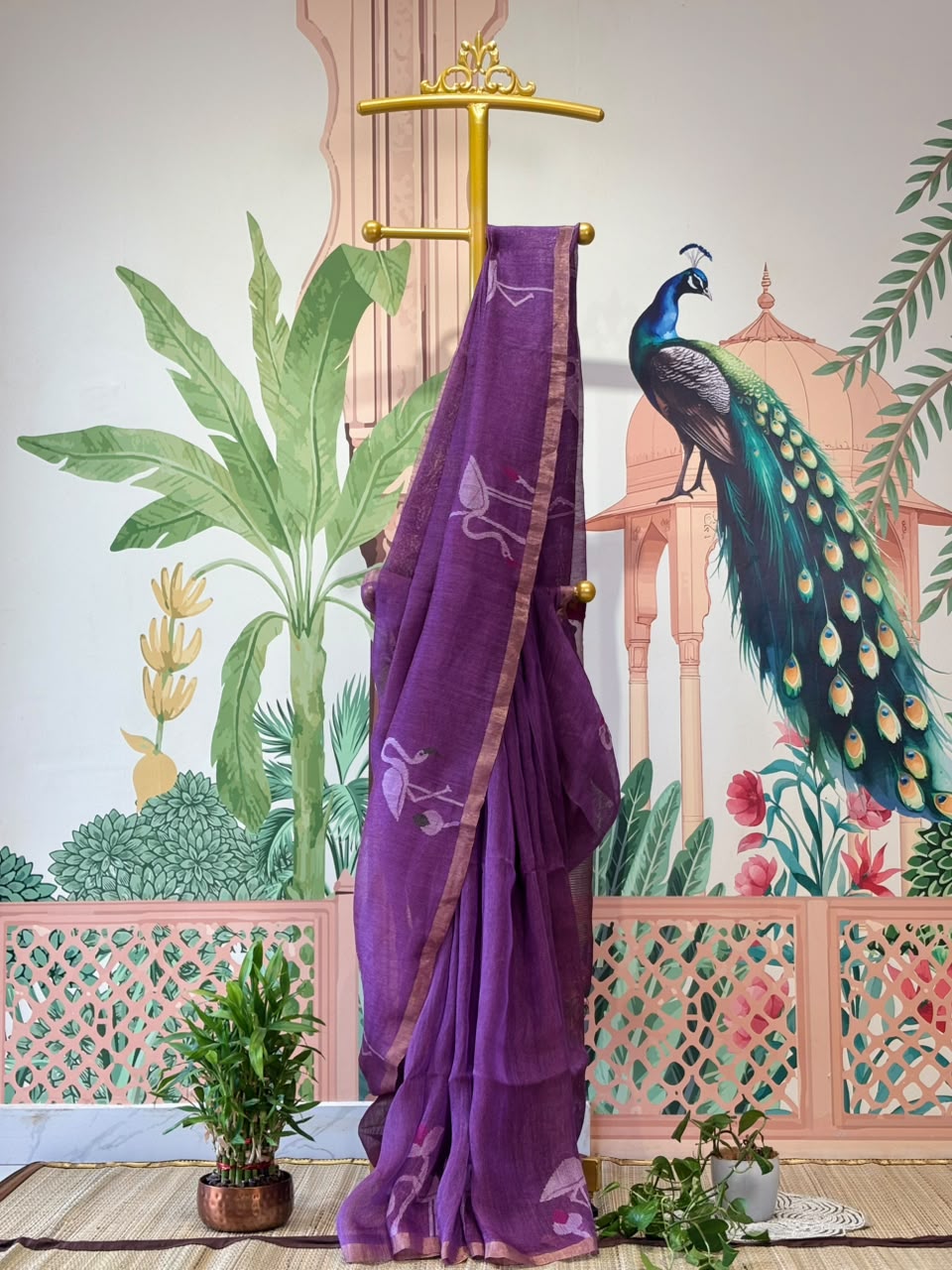 Pure Linen Jamdani Silk Saree with Handwoven Fauna & Lotus Motifs