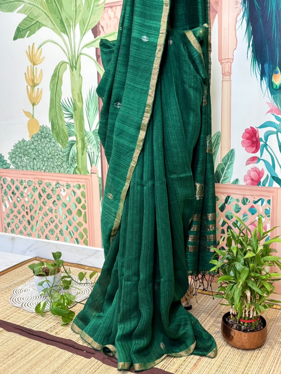 Pure Linen Matka Silk Saree with Woven Lotus Motifs