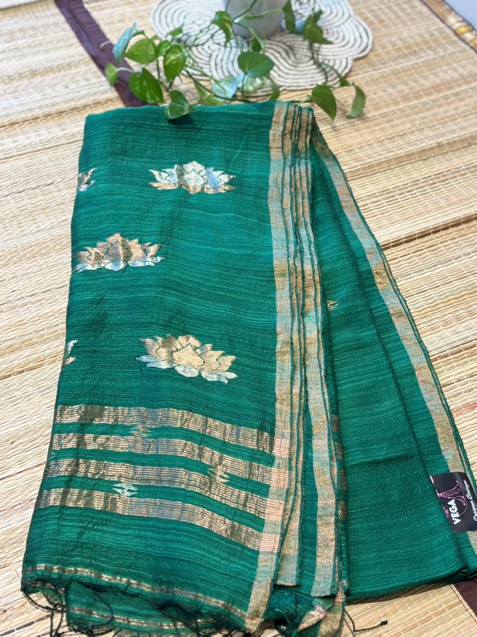 Pure Linen Matka Silk Saree with Woven Lotus Motifs