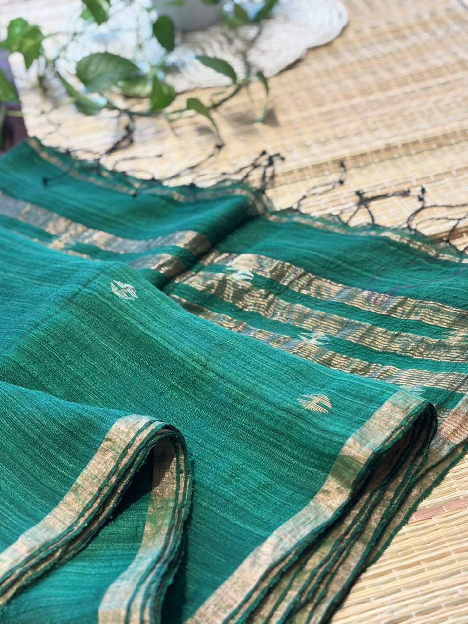 Pure Linen Matka Silk Saree with Woven Lotus Motifs