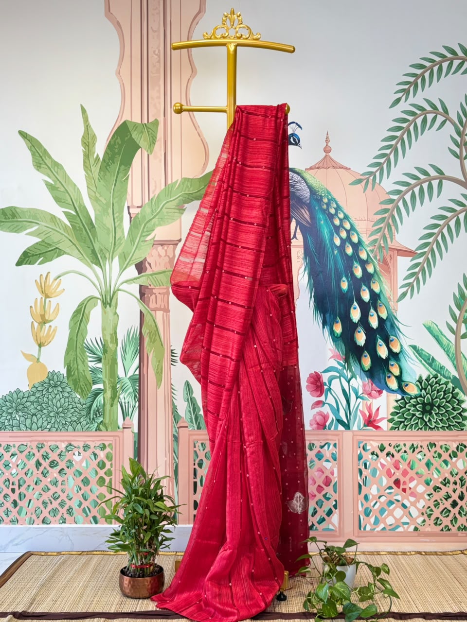 Pure Linen Matka Silk Saree with Chip Weave Pattern &amp; Leaf Motifs
