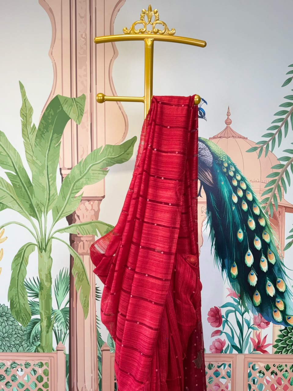 Pure Linen Matka Silk Saree with Chip Weave Pattern &amp; Leaf Motifs