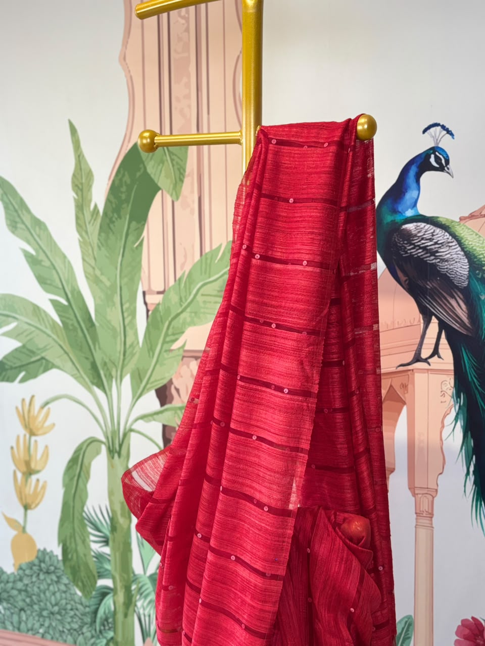 Pure Linen Matka Silk Saree with Chip Weave Pattern &amp; Leaf Motifs