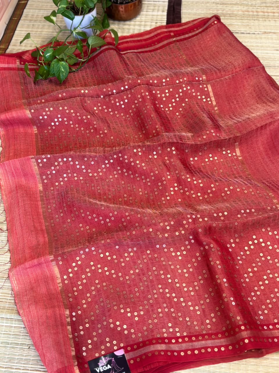 Pure Tissue Linen Matka Silk Saree with Chip Weave Pattern