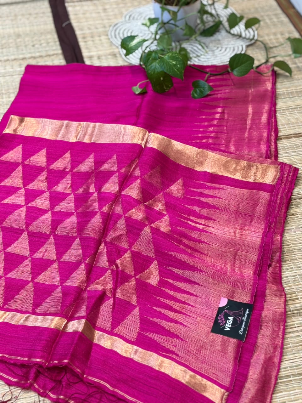Pure Tissue Linen Matka Silk Saree with Geometric Triangle Weave &amp; Temple Motifs