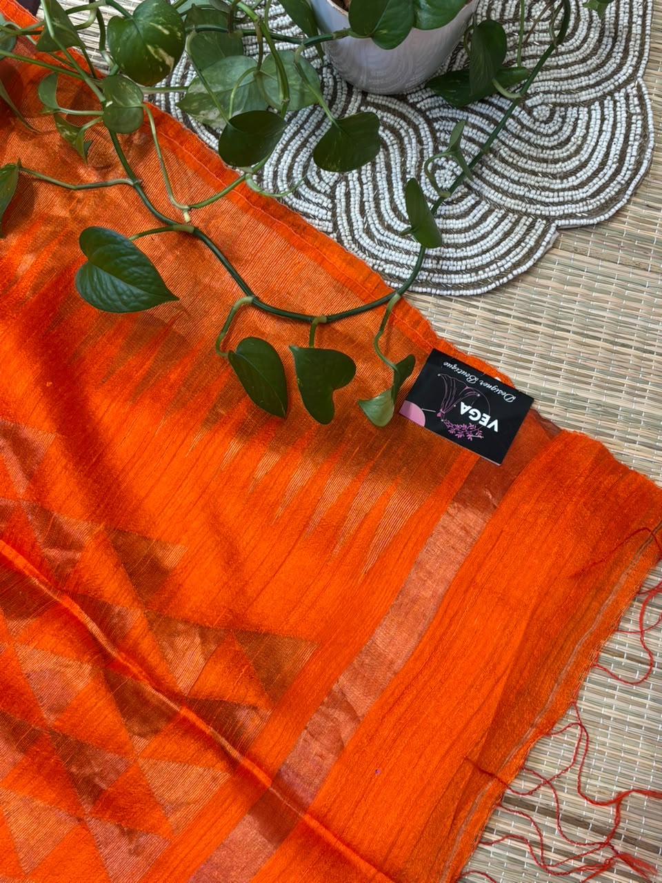 Pure Tissue Linen Matka Silk Saree with Geometric Weave &amp; Zari Pallu
