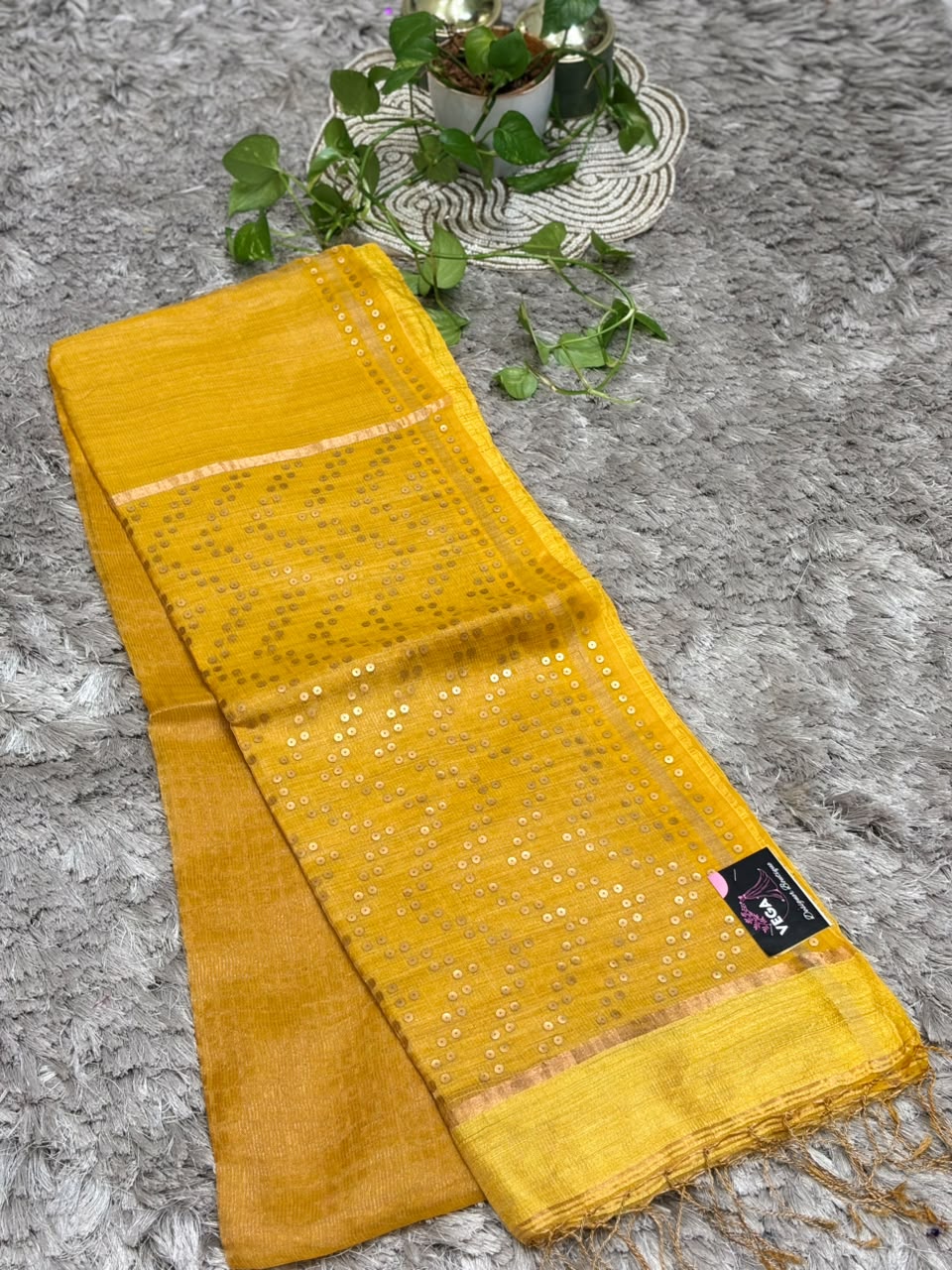 Pure Tissue Linen Matka Silk Saree with Chip Weave Pattern