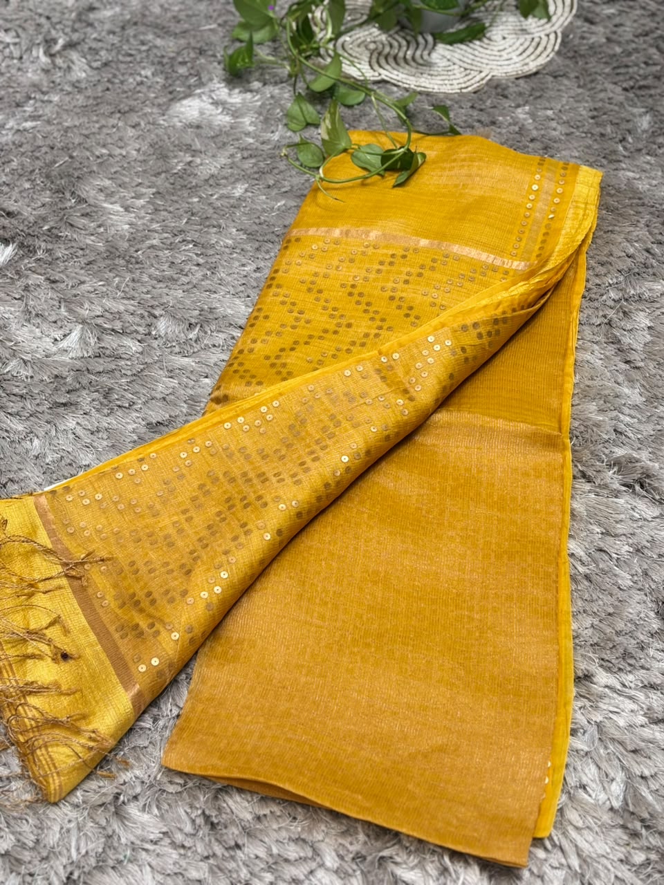 Pure Tissue Linen Matka Silk Saree with Chip Weave Pattern