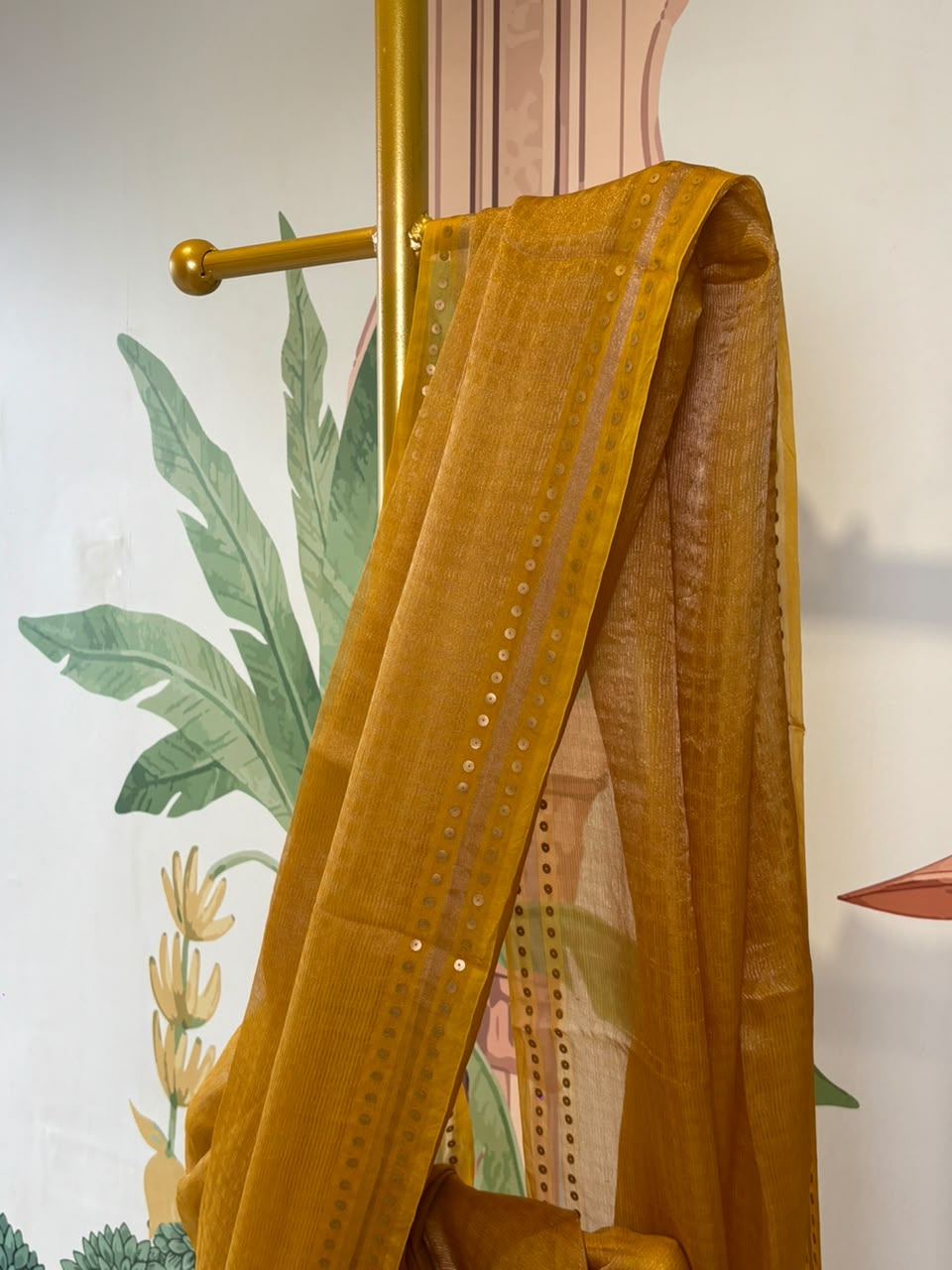 Pure Tissue Linen Matka Silk Saree with Chip Weave Pattern