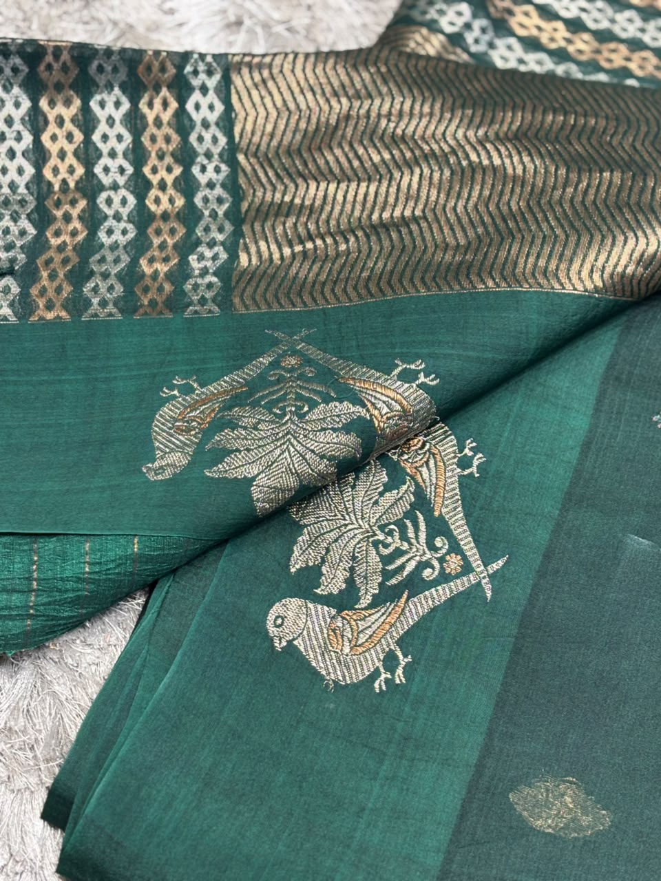 Pure Tissue Kora Organza Silk Saree with Woven Bird &amp; Chevron Zari Borders