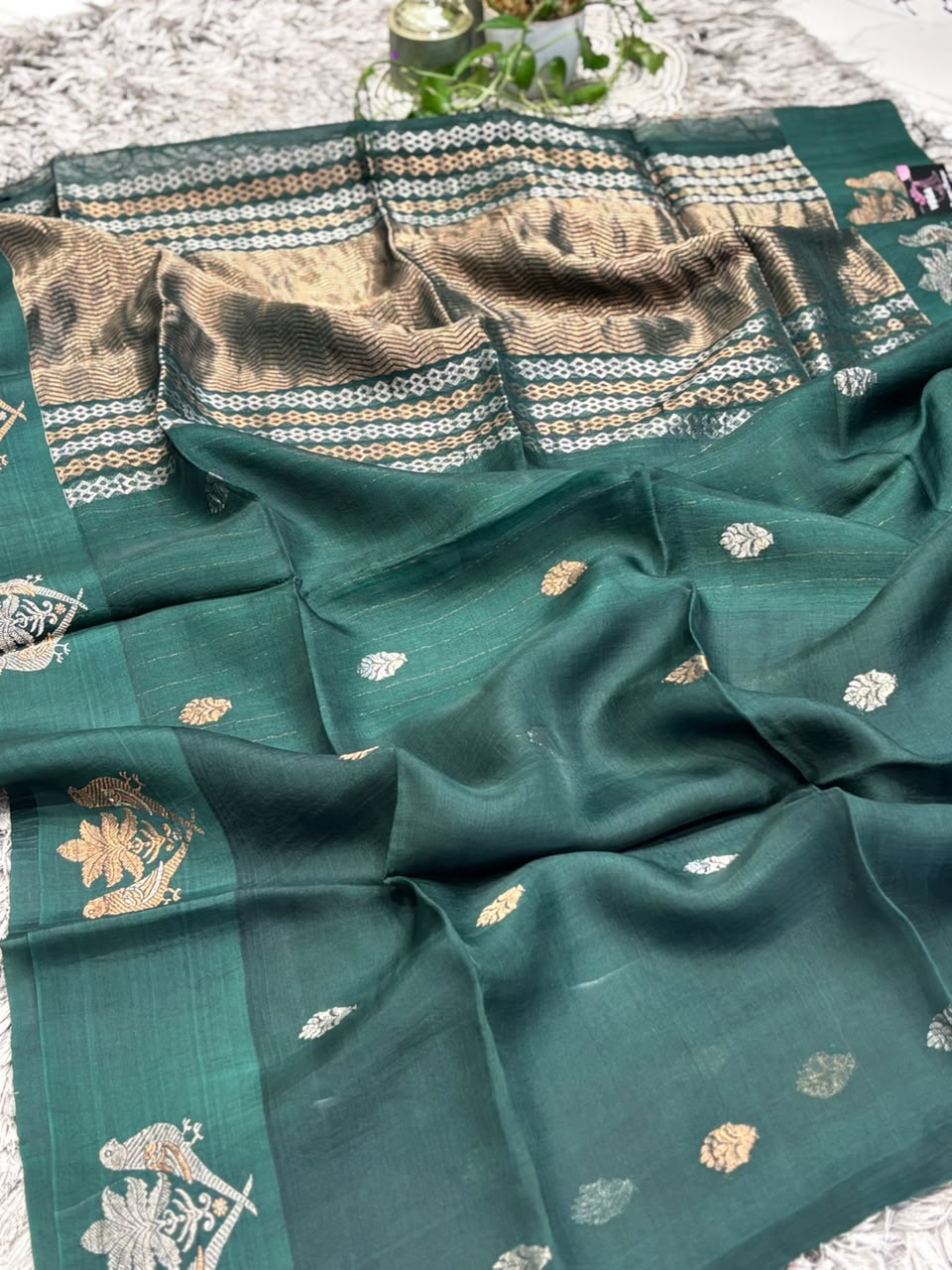 Pure Tissue Kora Organza Silk Saree with Woven Bird &amp; Chevron Zari Borders