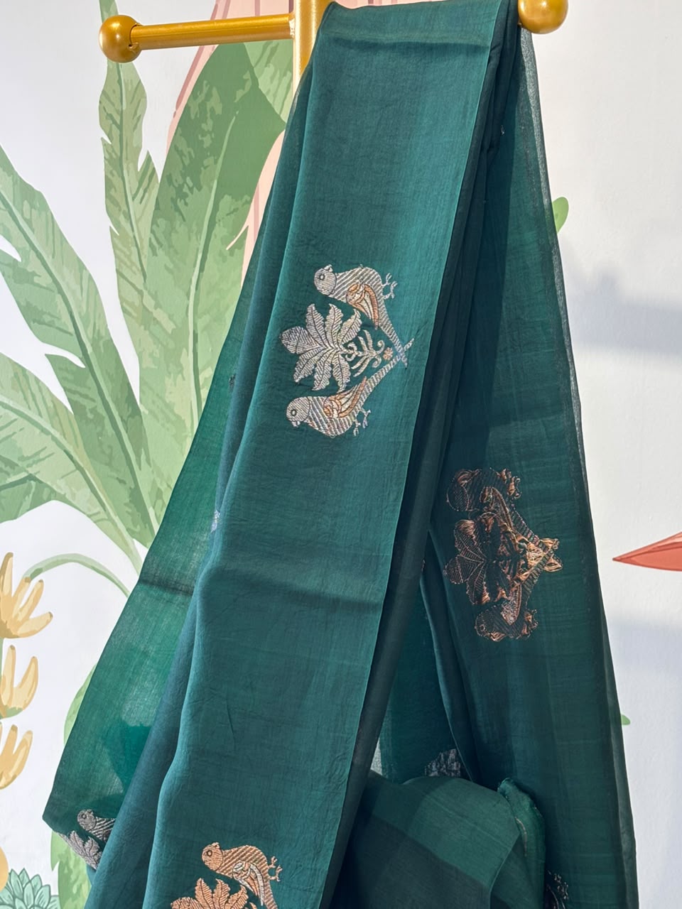 Pure Tissue Kora Organza Silk Saree with Woven Bird &amp; Chevron Zari Borders