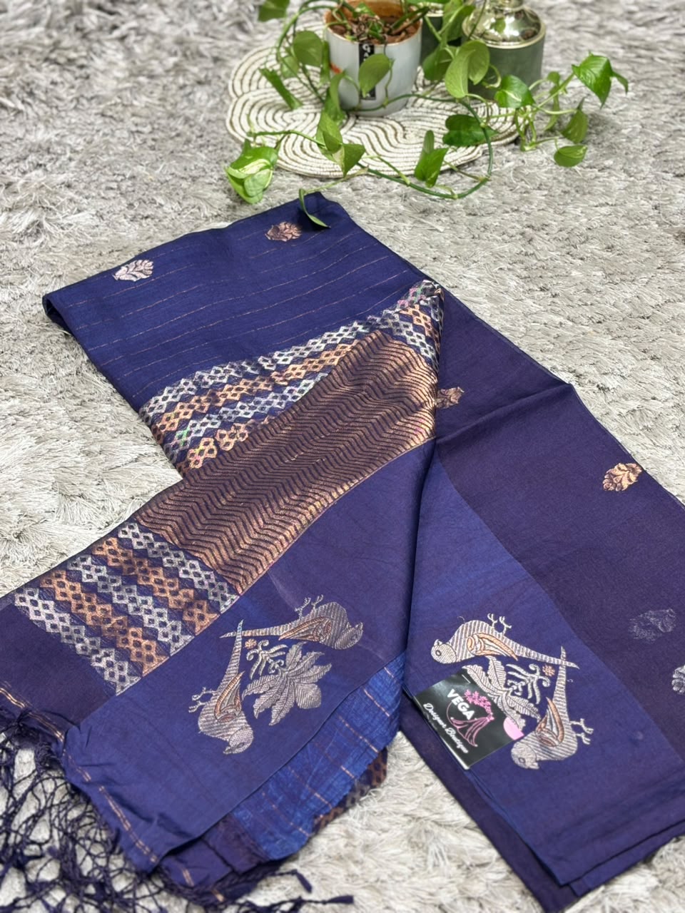 Pure Tissue Kora Organza Silk Saree with Geometric Zari Pallu & Floral Butis