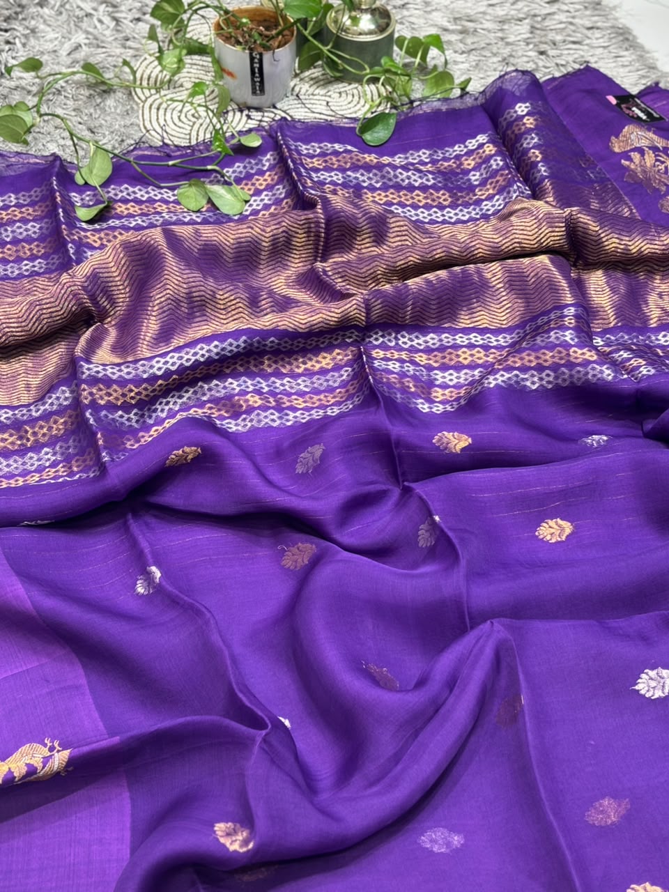 Pure Tissue Kora Organza Silk Saree with Geometric Zari Pallu & Floral Butis