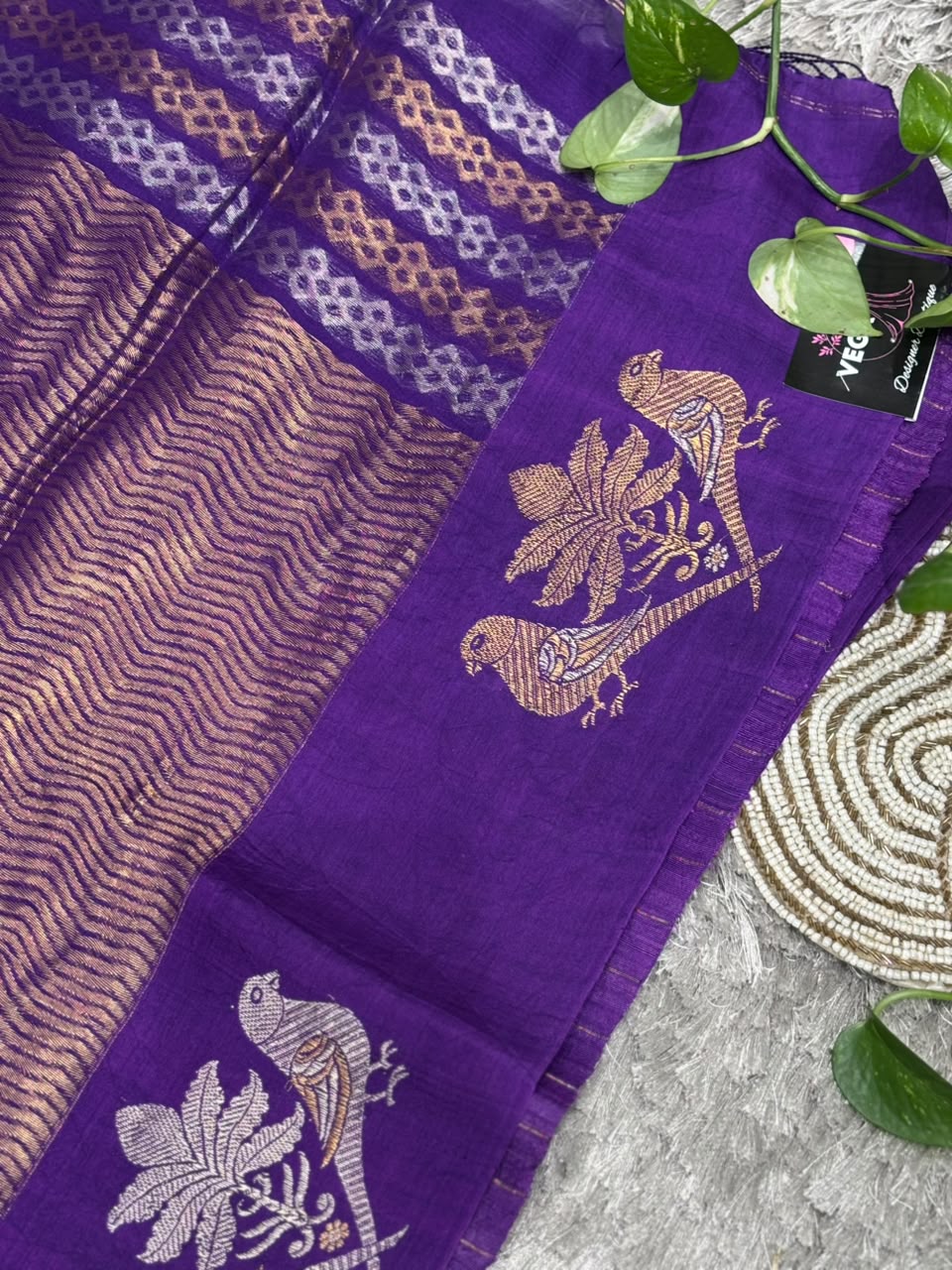Pure Tissue Kora Organza Silk Saree with Geometric Zari Pallu & Floral Butis