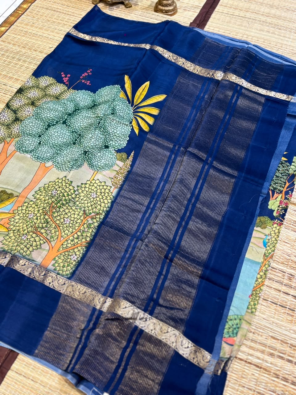 Pure Crepe Silk Saree with Digital Floral &amp; Wildlife Landscape Print &amp; Zari Border